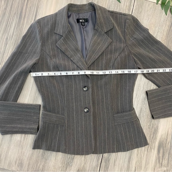 2 Piece Suit Single Breasted Blazer with Culottes Grey Pinstripe Size 9 - Picture 10 of 16